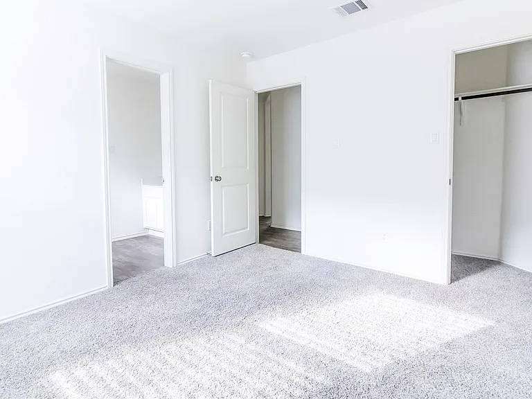 1209 Nokota Bnd — Photo 9