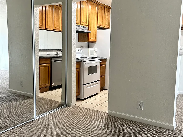 260 Industrial Pkwy #39 — Photo 2