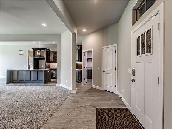 4th image of 2609 Crystal Creek Dr