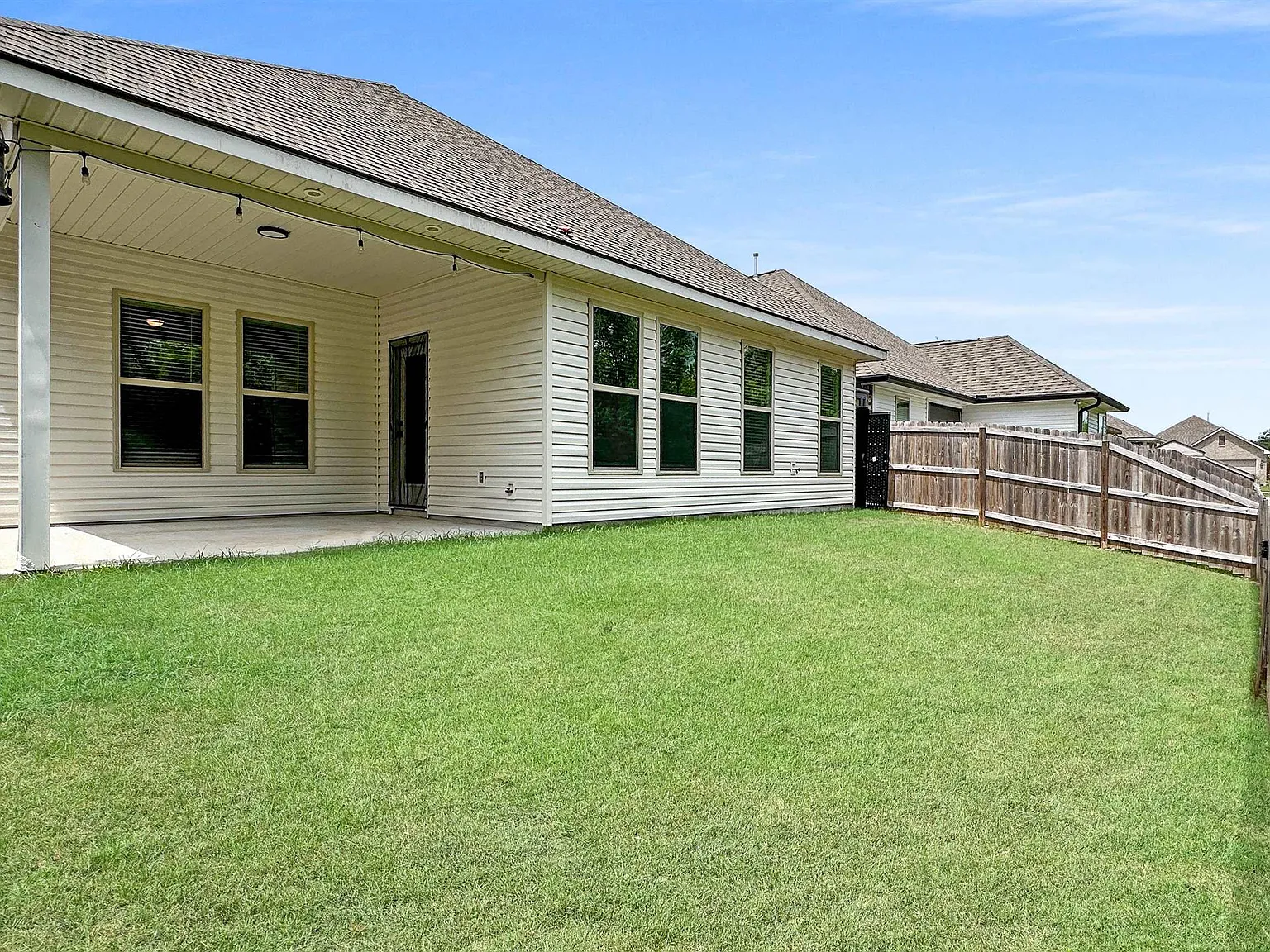 3 bed, 1825 sqft, $2,700 — Photo 3