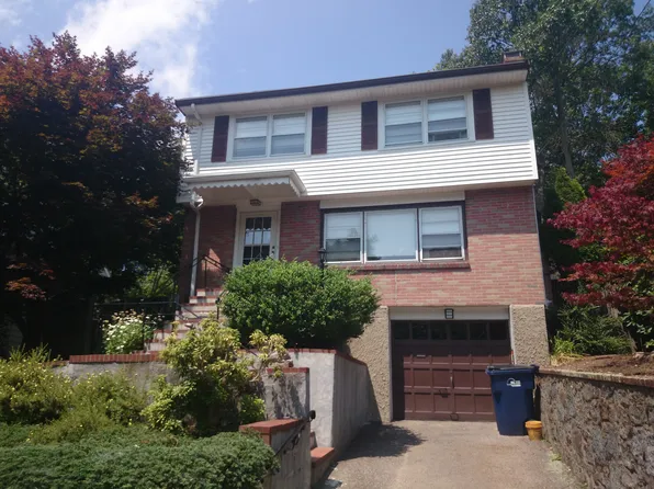 26 Crehore Rd, Chestnut Hill, MA 02467