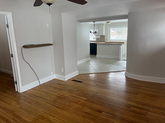 4th image of 3386 Curwood St