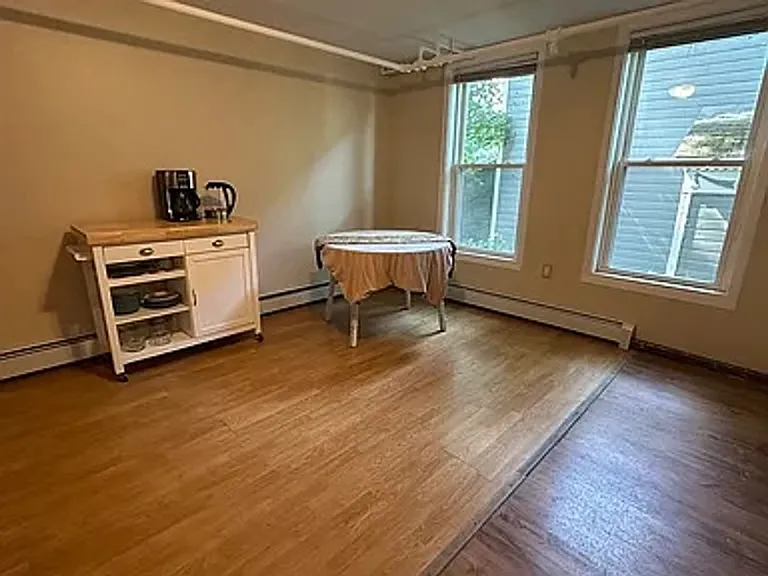 203 Pleasant St — Photo 13