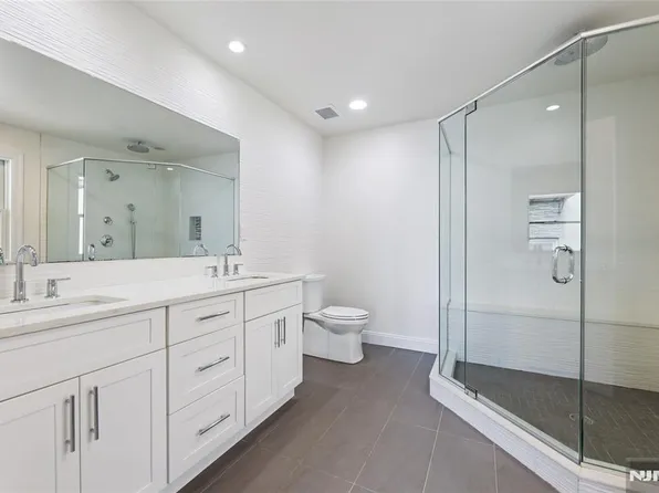 284 Knox Avenue image 6 of 12