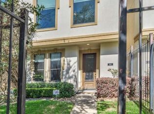 2810 Saint Emanuel St, Houston, TX 77004