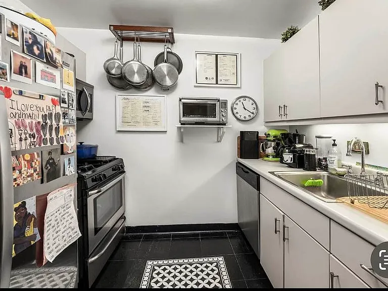 43 W 61st St #10F — Photo 7