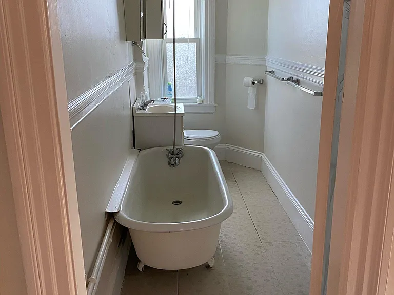 24 Sarah St #3 — Photo 10