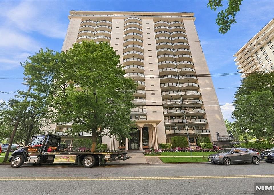 1st image of 125 Prospect Ave APT 18D