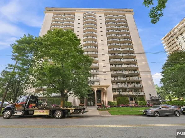 125 Prospect Ave APT 18D, Hackensack, NJ 07601