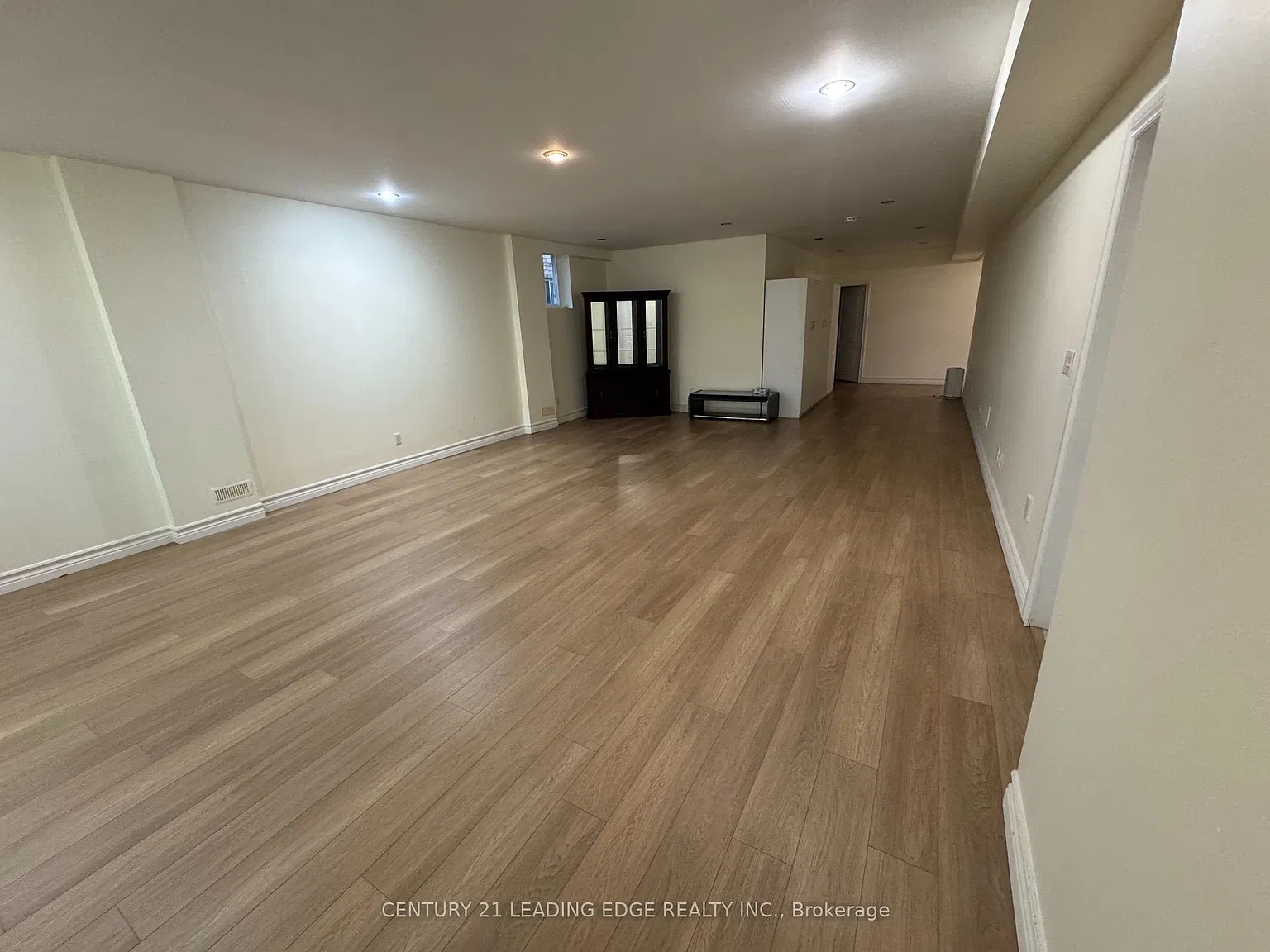3 bed, $2,300 — Photo 4