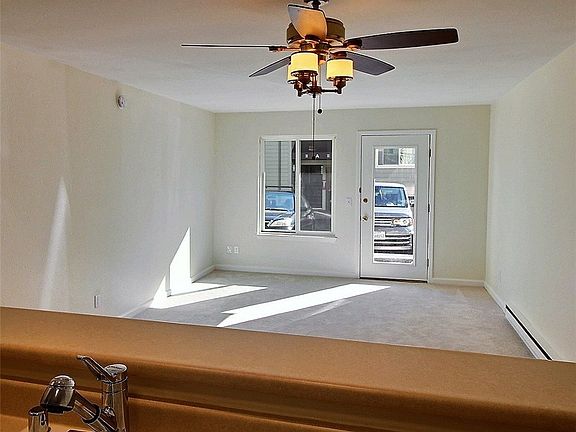 3rd image of 5844 NE 75th St #106