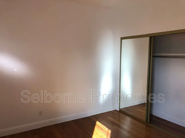 939 International Blvd — Photo 9