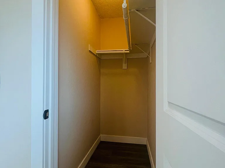172 N Mariposa Ave #E — Photo 7