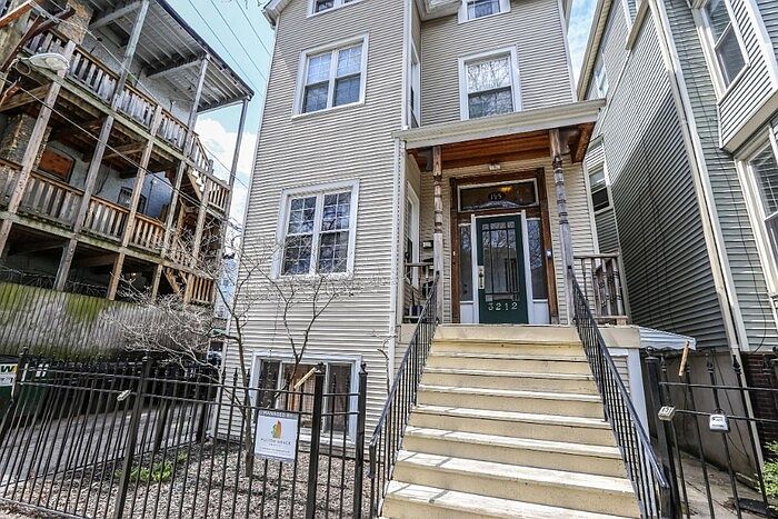 1st image of 3212 N Kenmore Ave #2T