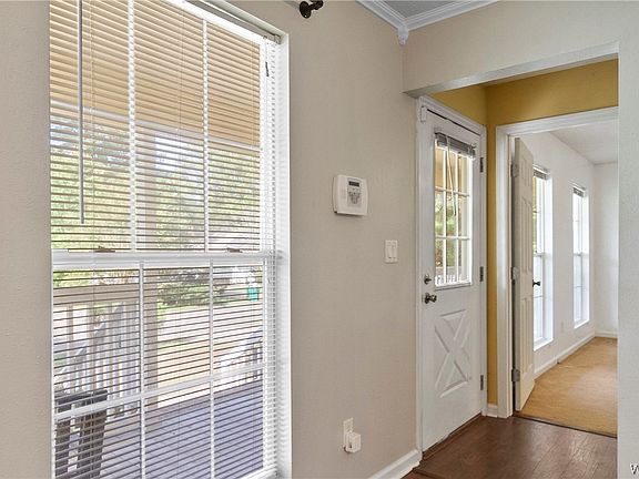 3rd image of 15488 Woodridge Ln