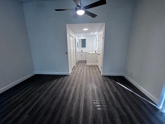 4th image of 424 Newton Pl