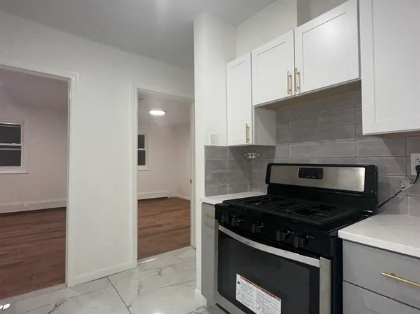 23 Valley Place image 3 of 13