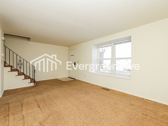 4th image of 7523 Mount Hood Dr