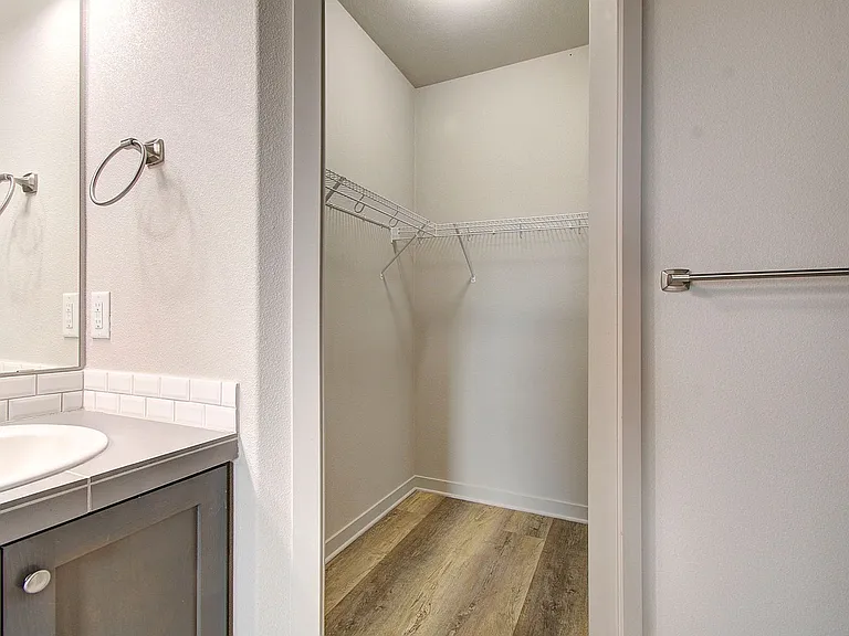 13000 NE 24th Cir — Photo 24