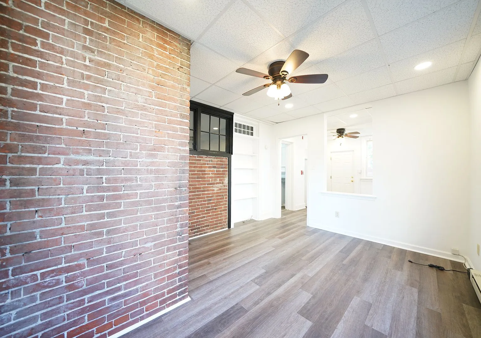 402 N Church St — Photo 3