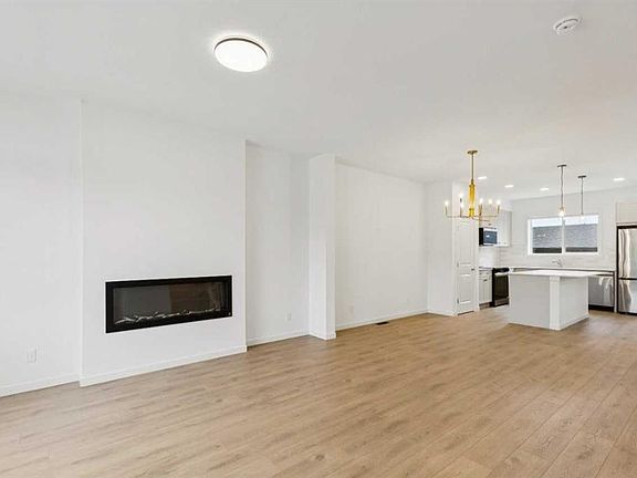 5th image of 19 W Emberside Park