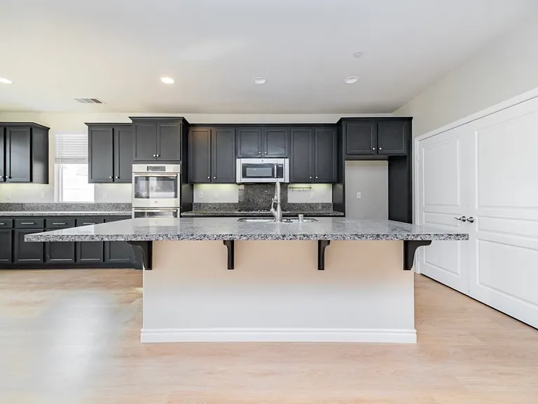 7763 Lupin St — Photo 3