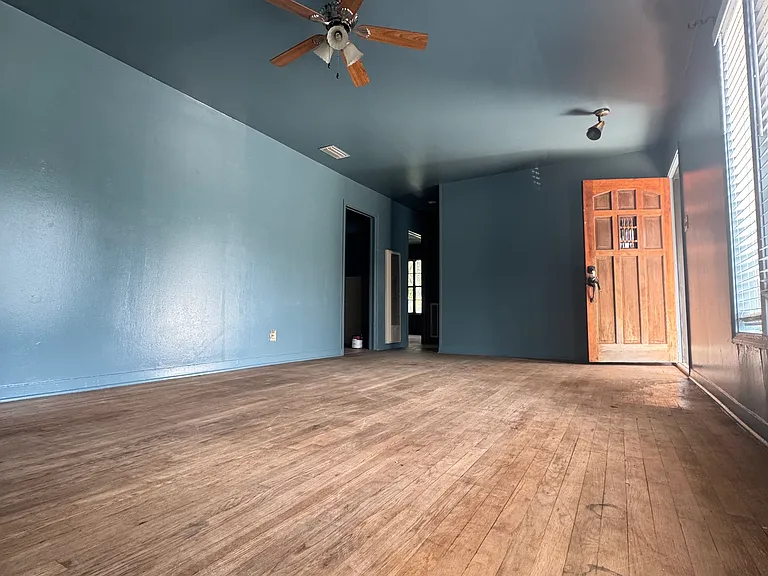 809 Loma St — Photo 11
