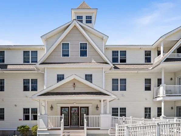 195 Salem St APT 2204, Wilmington, MA 01887