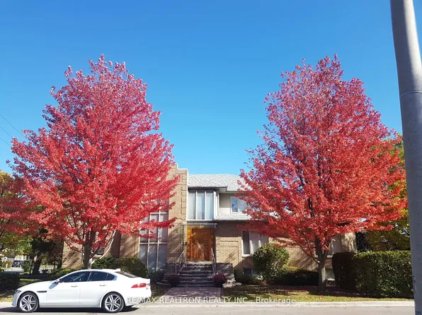 1 Sunforest Ct, Toronto, ON M2R 3W3