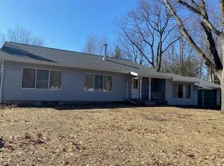 103 Standard St, Houghton Lake, MI 48629