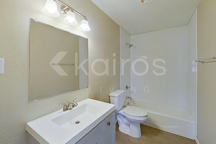 1509 Bell St — Photo 9