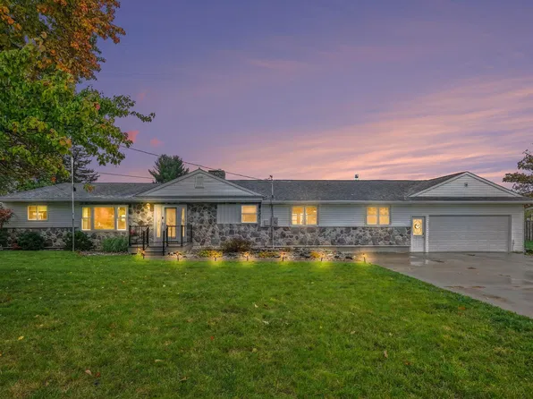 236 Jeffrey St NE, Cedar Springs, MI 49319