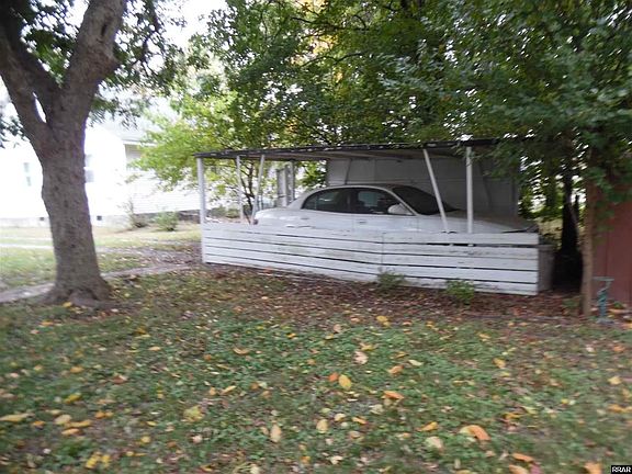 5th image of 615 1st St N