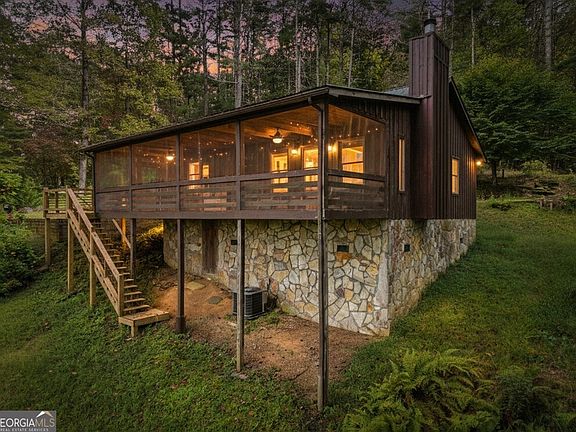 4th image of 421 Salem Valley Rd