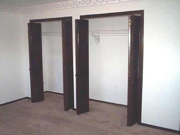 3rd image of 1132 N Bradley Ave #1132AR