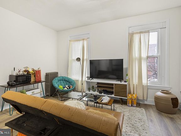 3rd image of 2938 W Girard Ave Floor 2