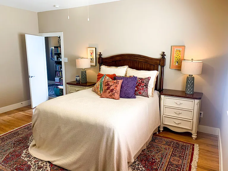 Primary bedroom - can fit a king bed