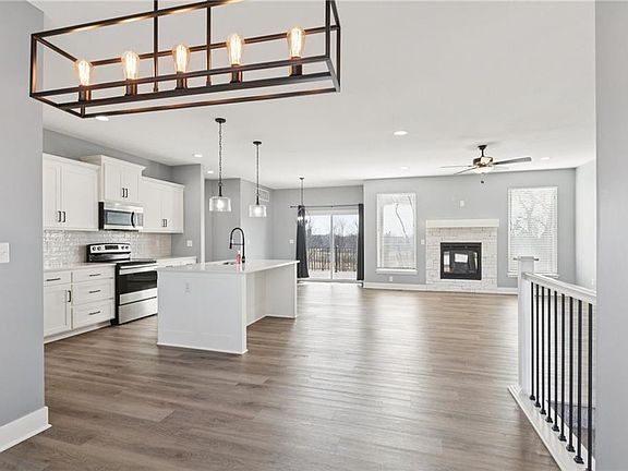 4th image of 2313 Burris Dr