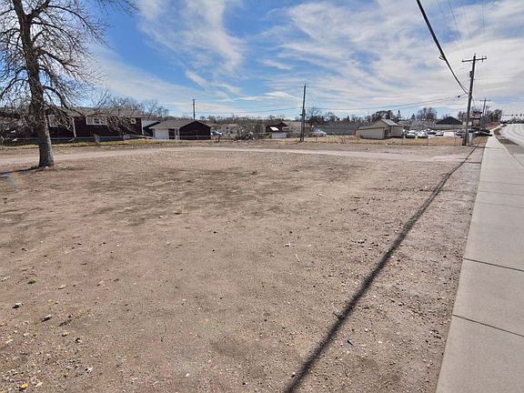 3rd image of 1422 Haines Ave