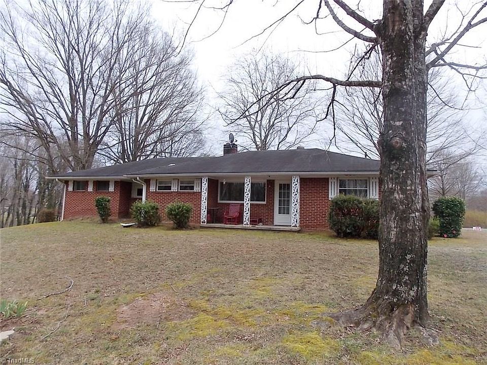 1st image of 138 Centerwood Dr