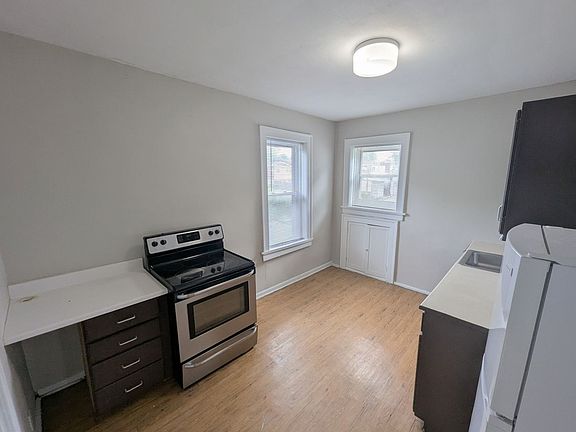 2nd image of 3920 Giles Ave #2F