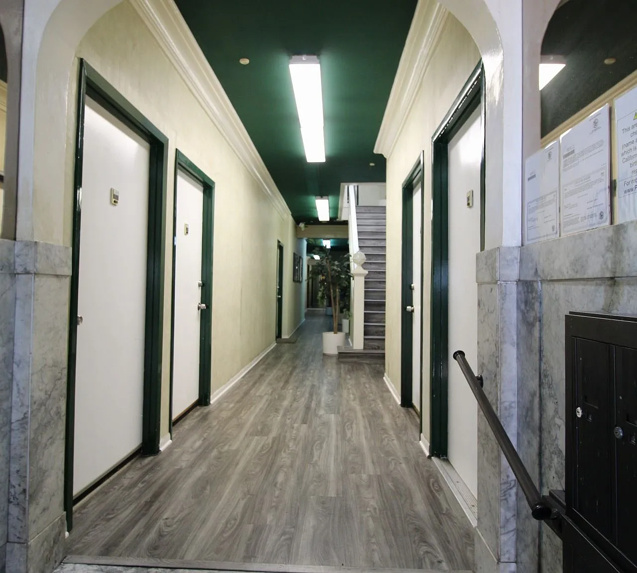 Essex Manor — Photo 3