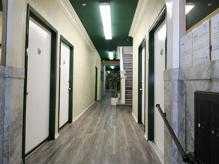 Essex Manor — Photo 3