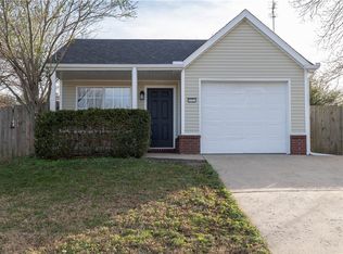 3121 W Woodridge Dr, Fayetteville, AR 72704
