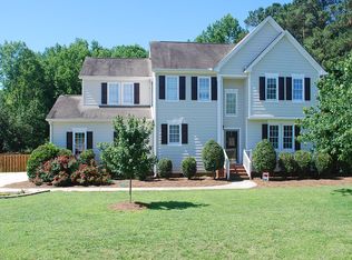 820 White Meadows Dr, Fuquay Varina, NC 27526