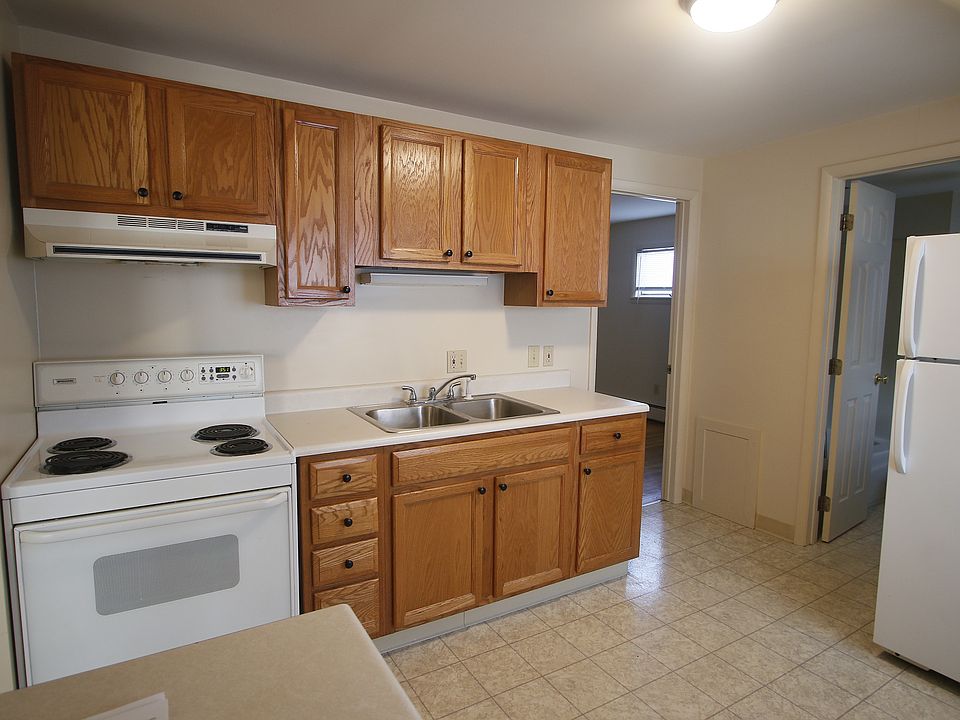 1st image of 216 East Ave #4