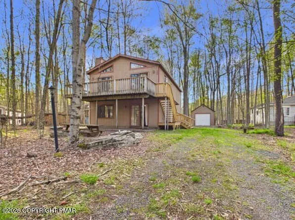 409 Quaker Ct, Pocono Lake, PA 18347