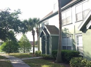 9336 Lake Chase Island Way #9336, Tampa, FL 33626