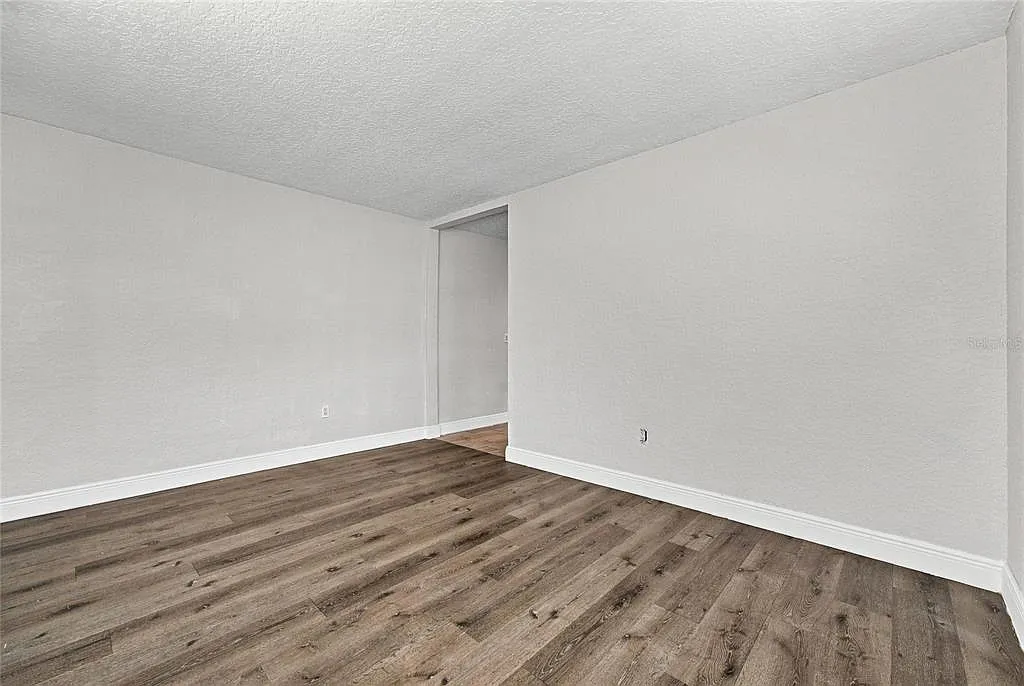 2 bed, 1.0 bath, 754 sqft, $1,900 — Photo 4