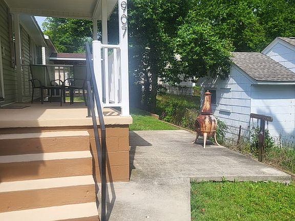 3rd image of 907 N Nashville Ave